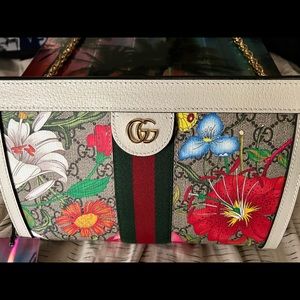 Brand new Authentic Gucci Flora Ophidia chain purse